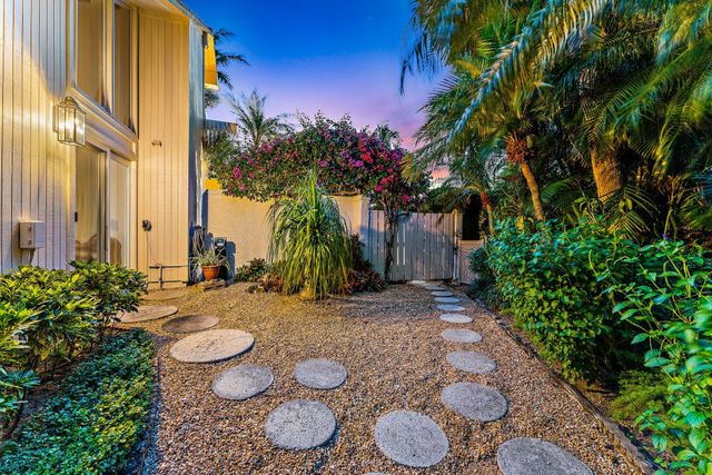 105 Albacore Lane, Jupiter, FL 33477