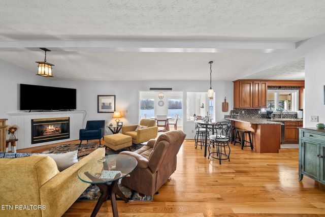 1256 Arrowhead Drive, Crossville, TN 38572