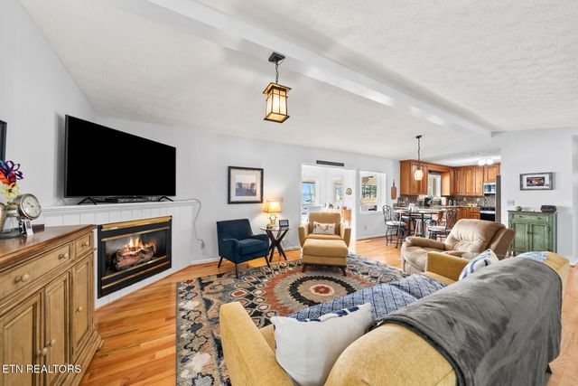 1256 Arrowhead Drive, Crossville, TN 38572