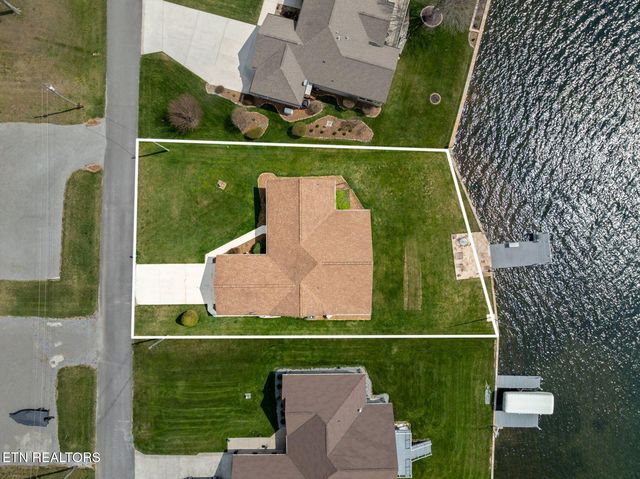 1256 Arrowhead Drive, Crossville, TN 38572