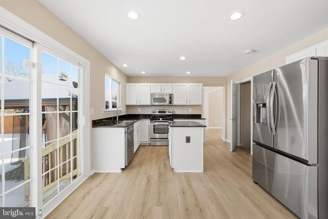 9231 STEPHANIE ST, Manassas Park, VA 20111