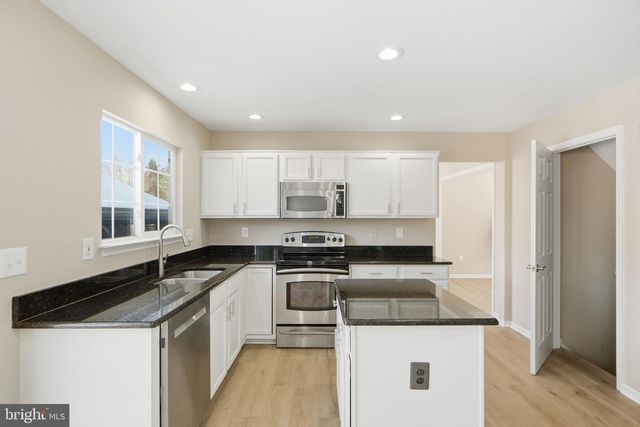 9231 STEPHANIE ST, Manassas Park, VA 20111