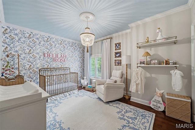 10700 Starhill Drive, St Louis, MO 63128