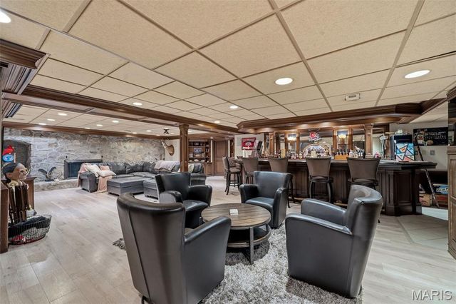 10700 Starhill Drive, St Louis, MO 63128