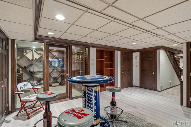 10700 Starhill Drive, St Louis, MO 63128