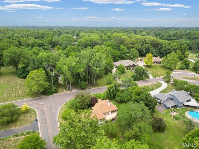 102 Hillside Court, Collinsville, IL 62234