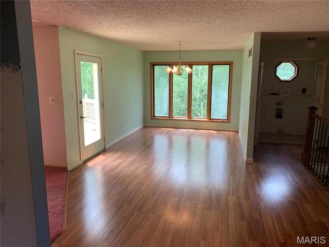 102 Hillside Court, Collinsville, IL 62234