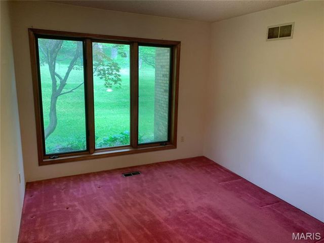 102 Hillside Court, Collinsville, IL 62234