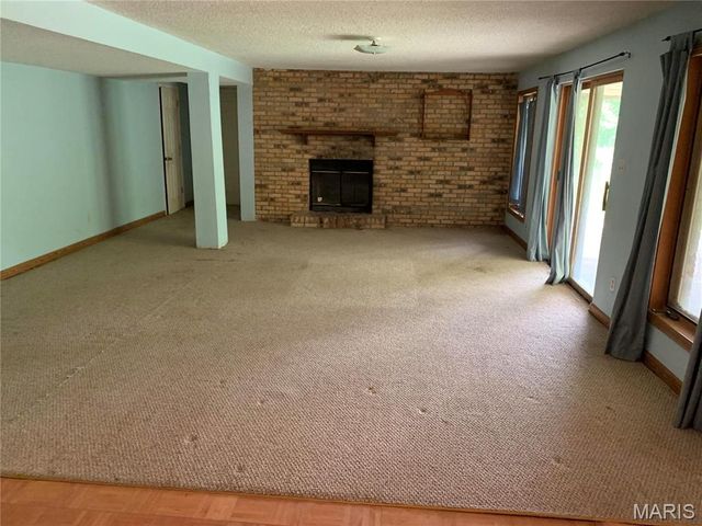 102 Hillside Court, Collinsville, IL 62234