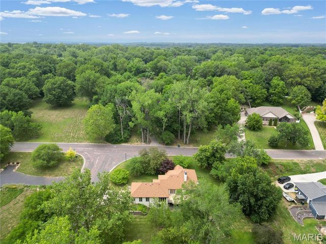 102 Hillside Court, Collinsville, IL 62234