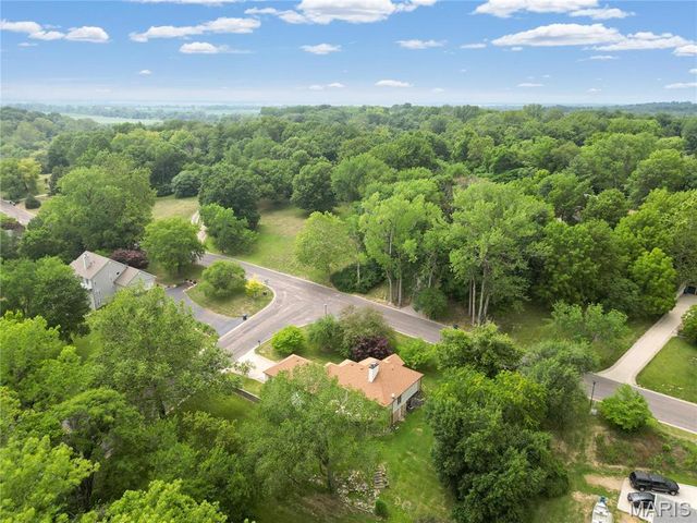 102 Hillside Court, Collinsville, IL 62234