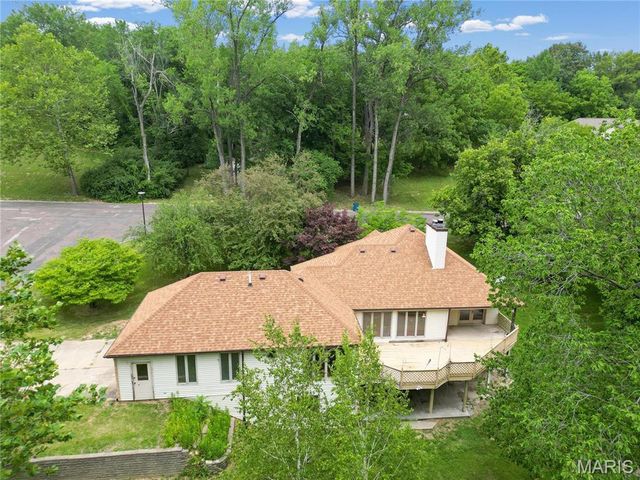 102 Hillside Court, Collinsville, IL 62234