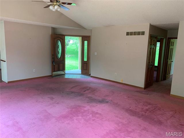 102 Hillside Court, Collinsville, IL 62234