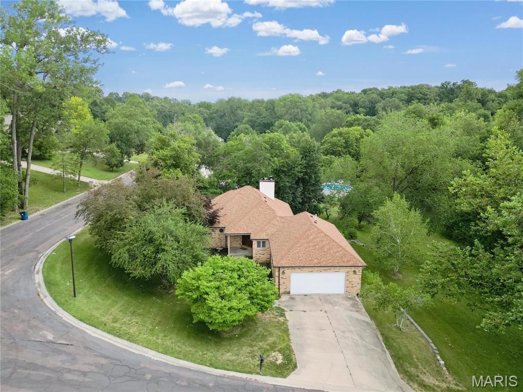 102 Hillside Court, Collinsville, IL 62234