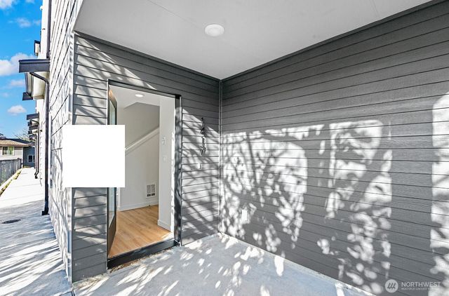 1417 SW 111th Lane, Seattle, WA 98146