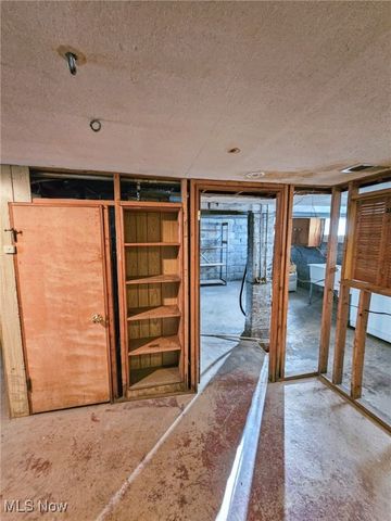 460 Devitt Avenue, Campbell, OH 44405