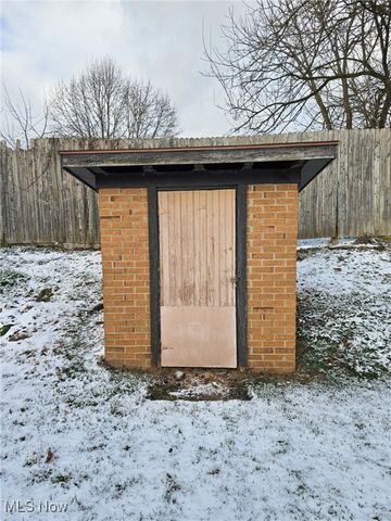 460 Devitt Avenue, Campbell, OH 44405