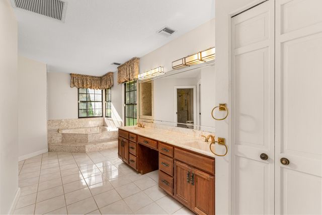 3693 Valley Park Way, Wellington, FL 33467