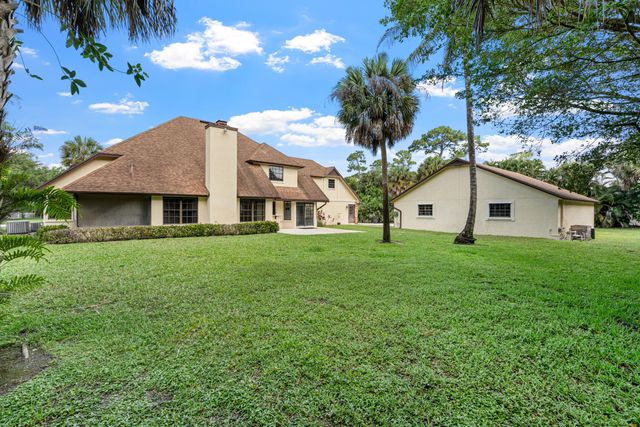 3693 Valley Park Way, Wellington, FL 33467