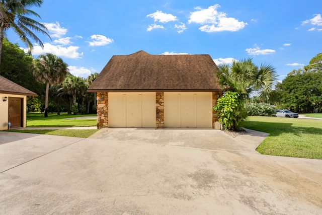 3693 Valley Park Way, Wellington, FL 33467