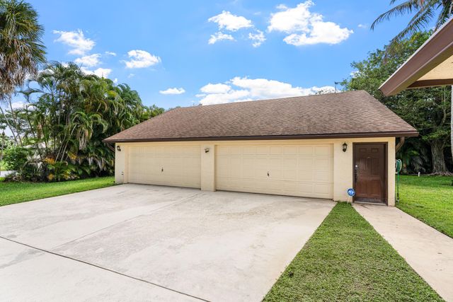 3693 Valley Park Way, Wellington, FL 33467