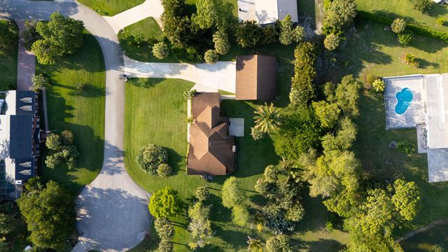 3693 Valley Park Way, Wellington, FL 33467