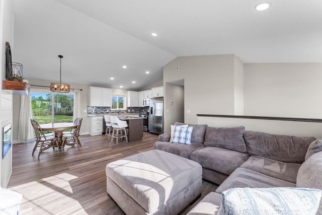 1120 7th Avenue NE, Isanti, MN 55040