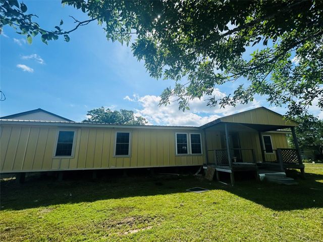 2307 Tuttle Street, Rock Island, TX 77470