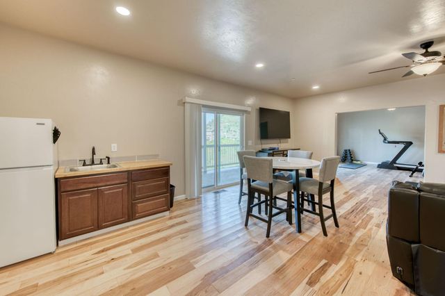 28053 Sky Harbour Road, Friant, CA 93626