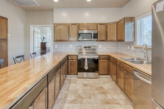 28053 Sky Harbour Road, Friant, CA 93626