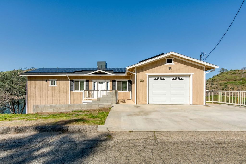 28053 Sky Harbour Road, Friant, CA 93626