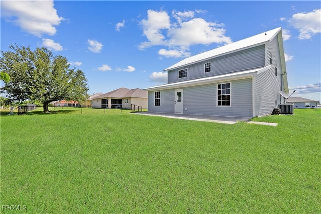 1834 NW 5th PL, Cape Coral, FL 33993