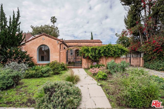 127 S Carson Road, Beverly Hills, CA 90211