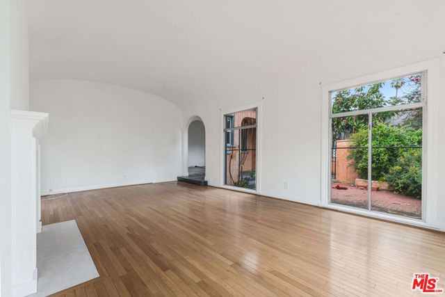 127 S Carson Road, Beverly Hills, CA 90211