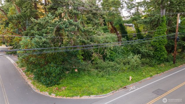 868 Gilmore Way NE, Bainbridge Island, WA 98110