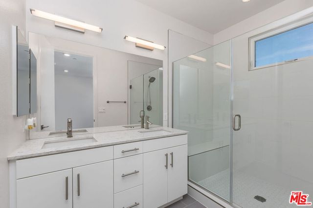 2700 E CHAUCER Street 34, Los Angeles, CA 90065