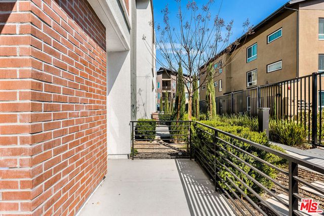 2700 E CHAUCER Street 34, Los Angeles, CA 90065