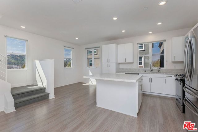 2700 E CHAUCER Street 34, Los Angeles, CA 90065