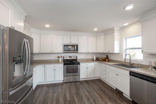 806 Pepperell Court, Macedonia, OH 44056