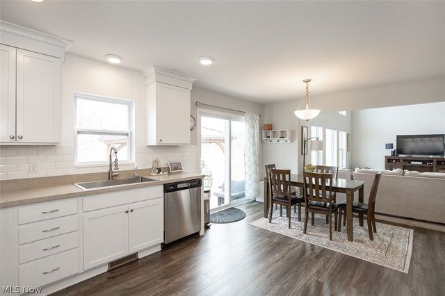 806 Pepperell Court, Macedonia, OH 44056