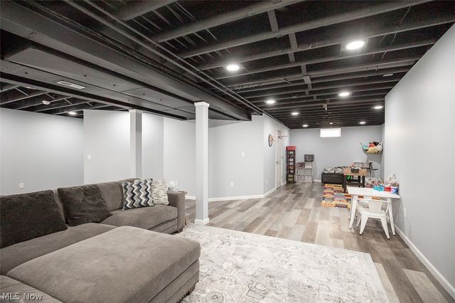 806 Pepperell Court, Macedonia, OH 44056