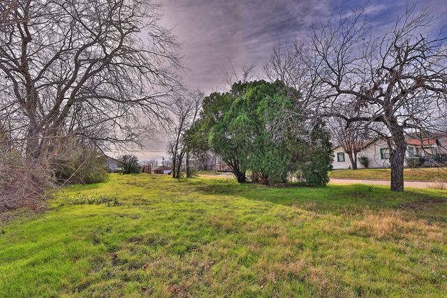 5437 Houghton Avenue, Fort Worth, TX 76107