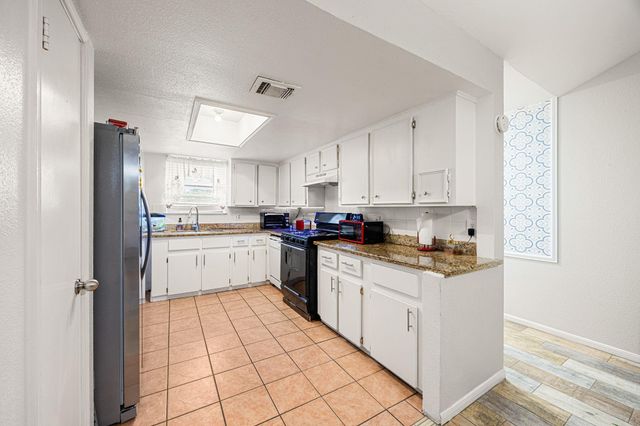 9534 Fuqua Street, Houston, TX 77075