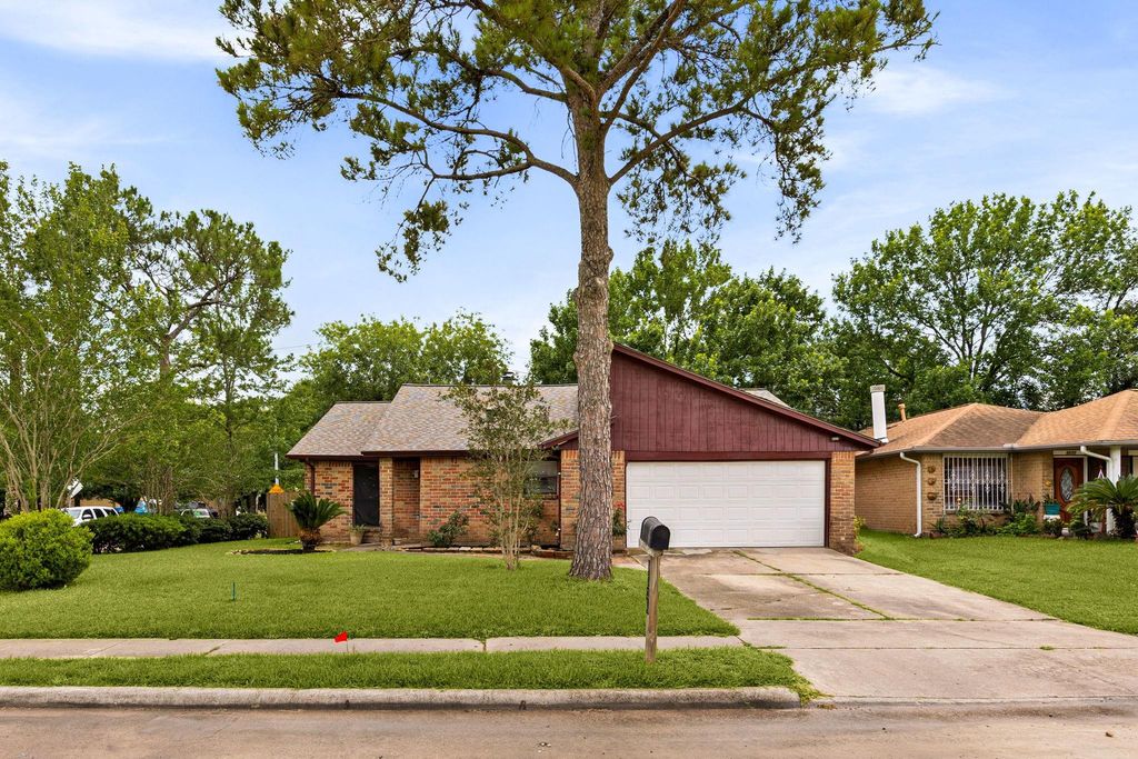 9534 Fuqua Street, Houston, TX 77075