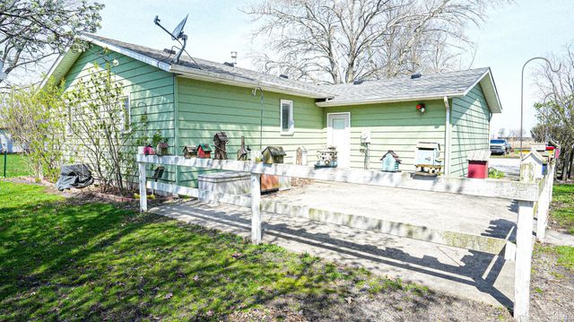 414 E Dominic Street, Lacrosse, IN 46348