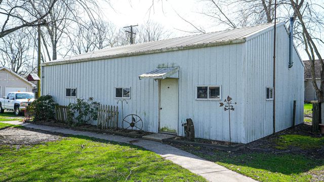 414 E Dominic Street, Lacrosse, IN 46348