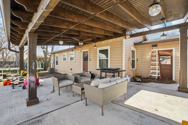 2904 Creston Avenue, Fort Worth, TX 76133