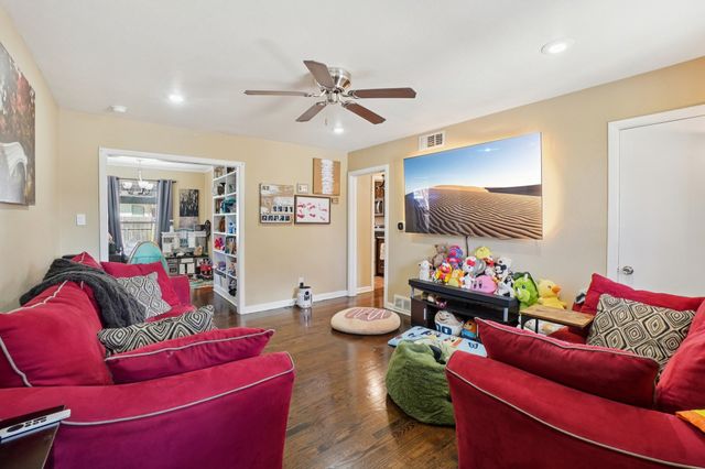 2904 Creston Avenue, Fort Worth, TX 76133