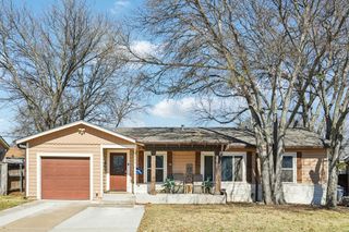 2904 Creston Avenue, Fort Worth, TX 76133