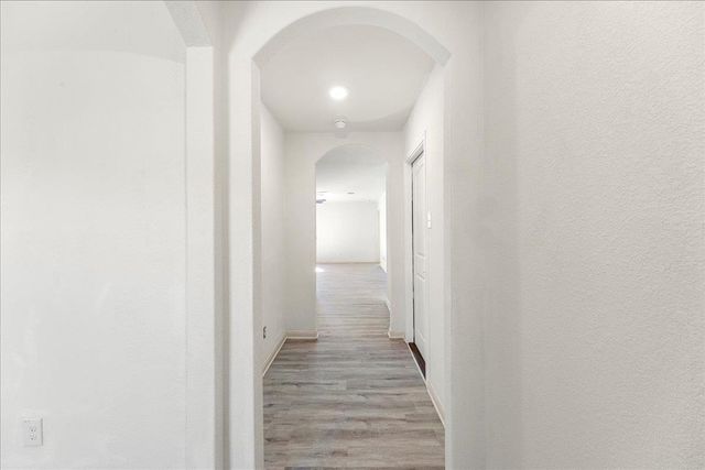 4005 Cressler LN 16G, Jarrell, TX 76537